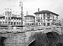 Padova-Autorimessa Vittoria in via Trieste,presso ponte del Corso del Popolo,anni 40,a destra palazzo Venezze.(BCPD) (Adriano Danieli)